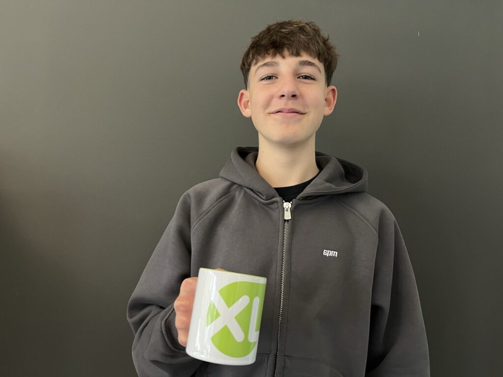 Julius Güntner hat ein einwöchiges Schülerpraktikum bei der E-Commerce-Beratungsagentur digitalXL aus Augsburg absolviert.